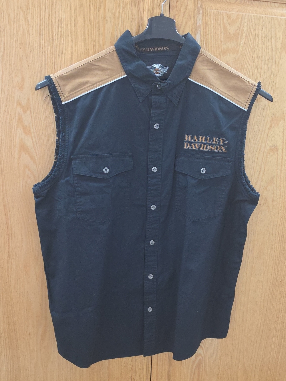 Harley-Davidson Black Sleeveless Button-Down Shirt with Tan Shoulder Panels